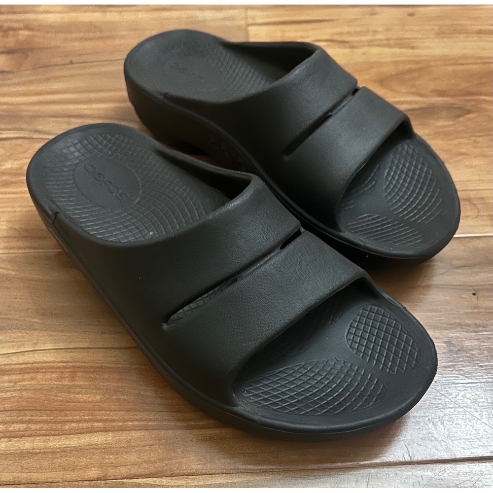 OOFOS OOahh Slide Sandals Black Recovery Footwear Men 4 Women 6 EU 37